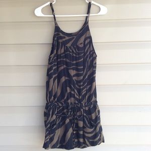 100% Cotton, linen look, romper. Black&olive